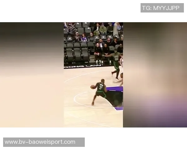 库明加精彩突破虚晃艾顿轻松上篮得分展现超强个人能力