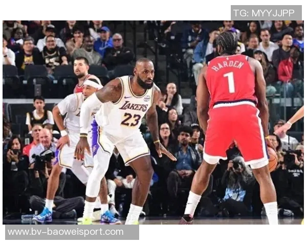 逆境中詹姆斯独揽36分队友失常卡佩拉拼尽全力保住最后尊严